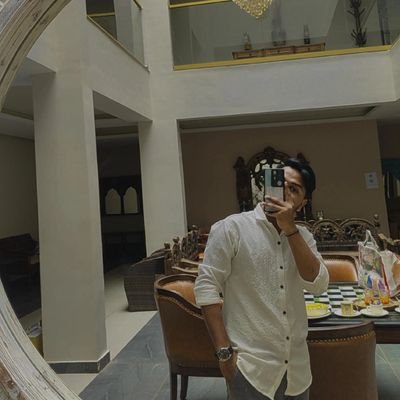 __karantweets's profile picture. 