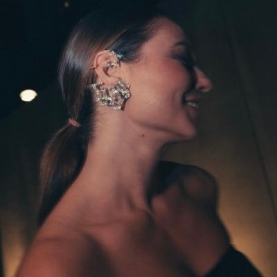 leticiaavt's profile picture.