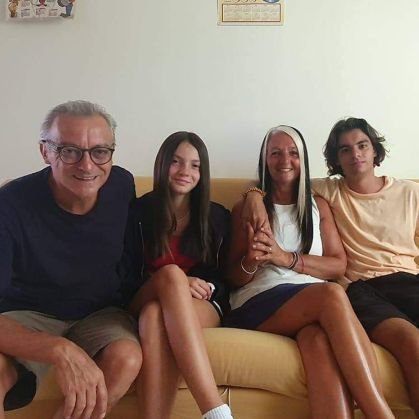 KnitEasy's profile picture. Viaggi e filati, alla ricerca del particolare.