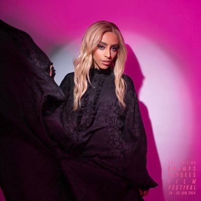 fakenewshassani's profile picture. toute les fake news de Bilal hassani (compte humoristique)