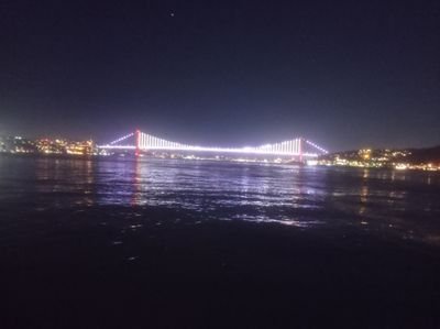 poyraz_x's profile picture. Gölgelerde saklanarak zamana direniyoruz