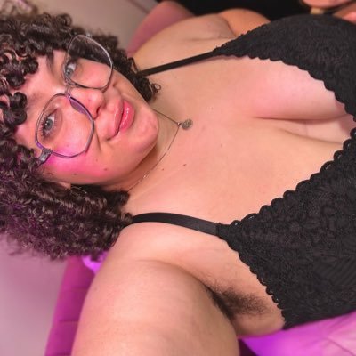 sensual, seductive, and greedy dommy mommy @dommeleigh