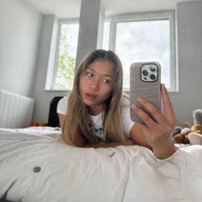 eviea_01's profile picture. 