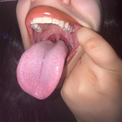 (minors be gone) 🔞 | Follow my insta where I’m a lot more popular 82k followers👉 | https://t.co/grXTUjG1eU | profile pic is @BunnyBoox_