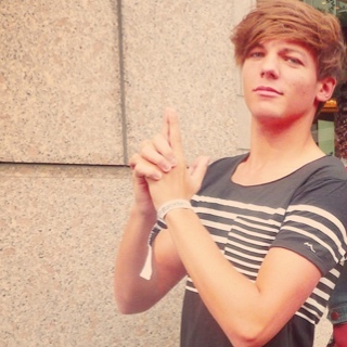 LouisGotLimit's profile picture. Yes I got limit :O yes go on laugh at me ;____; But honestly blame Niall it's more than likely his fault.