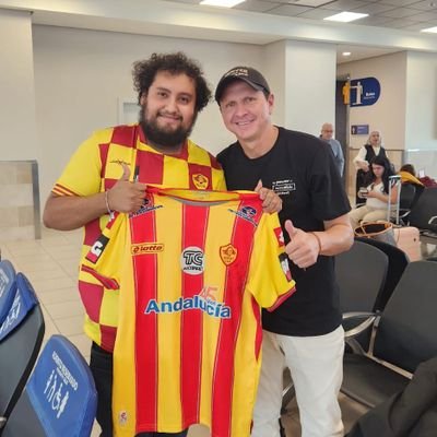 donlucho94's profile picture. Hincha del Aucas 💛❤️