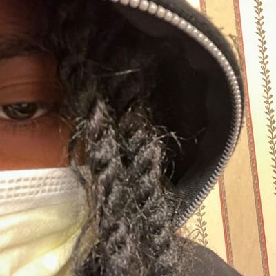 theyenvyanni's profile picture. 