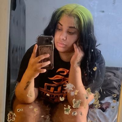 msschinkk's profile picture. i 💚 money ! dm me for menu 📲| msschinkkk on ig 💙|