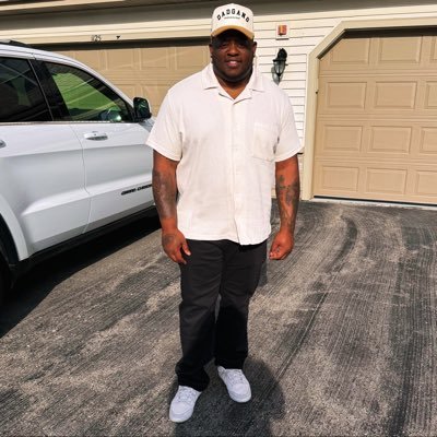 Life full of ups and downs, but im still a Man trying to move forward. My son is my motivation. Take a walk with me and see if you can relate.
