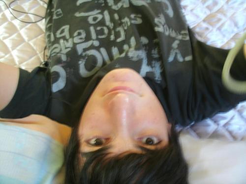 Lucas, 17 anos, guitarrista, ukulelista (?),  muito feliz, muito tranquilo, muito de boa =]~