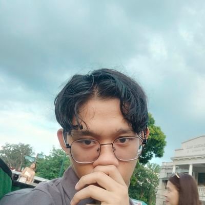 '23 | uplb 🐱 | and now i'm standing here hoping it gets to you 🎶