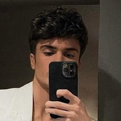 TheFarazX's profile picture. معماری که دوست داشت موسیقیدان بشه