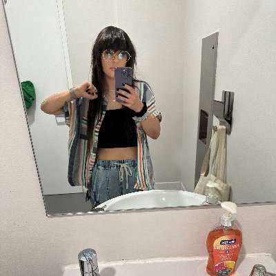 gayloralways's profile picture. https://t.co/egjoBLEUbW