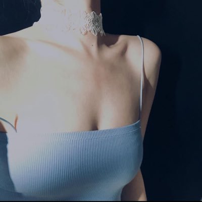 _3sutyiii's profile picture. 碎碎念的记事本/Piggy/肌肉重度喜爱/喜欢男大/无照不回/🫧