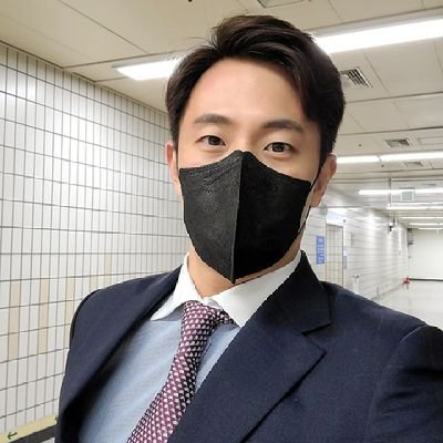 DongHyun008's profile picture. 예상치 못한 순간이 최고의 추억이 될 수 있습니다.