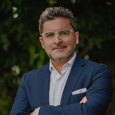 EXCONCEJAL DE PUCÓN Relacionador Público y Productor de Eventos - Gestor Cultural - Cronista - Tec. en Turismo - Direct. de Conceptos Creativos - Diseño Gráfico