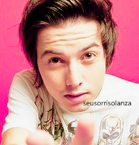 SeuSorrisoLanza's profile picture. Fã Clube Oficial dedicado ao @pelanzarestart baixista e vocalista da banda @rockrestart!Since: 09/09/2010,Oficial:11/05/11