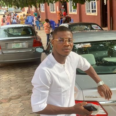 sethzeeevanz101's profile picture. 