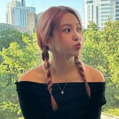 #김예림 ㅡ 𝒚𝒆𝒓𝒊 𝒌𝒊𝒎 ➳ She is the 𝐯𝐨𝐜𝐚𝐥𝐢𝐬𝐭, 𝐫𝐚𝐩𝐩𝐞𝐫 & 𝐦𝐚𝐤𝐧𝐚𝐞 of the South-Korean girl group Red Velvetღ