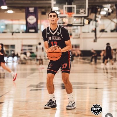 ESmitty1717's profile picture. 