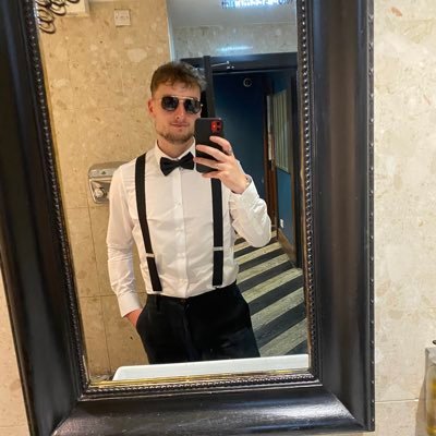 Broke uni student, who also happens to play for SUFC 💙🟡 #OneClubOneCounty 🟠⚫️