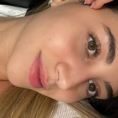 أضف حسابي على Snapchat إذا كنت مهتمًا بالمواعدة 😘❤️