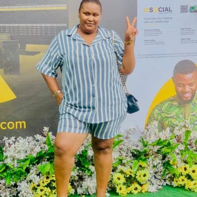 Fashion Plus size Model, Content Creator, Makeup Artist, Hair Stylist, Entrepreneur...