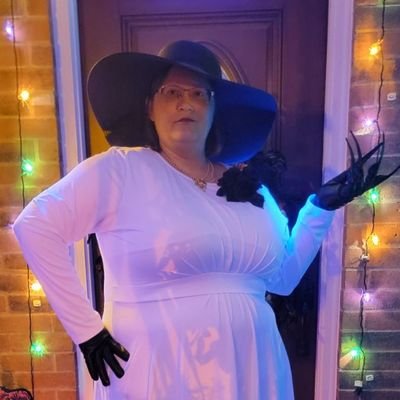 nevermoreraven7's profile picture. Writer, amateur anthropologist, bibliophile, open minded, Wonderlander, gamer, T1D. Oh, & I see dead people. AROACE She/he/they.