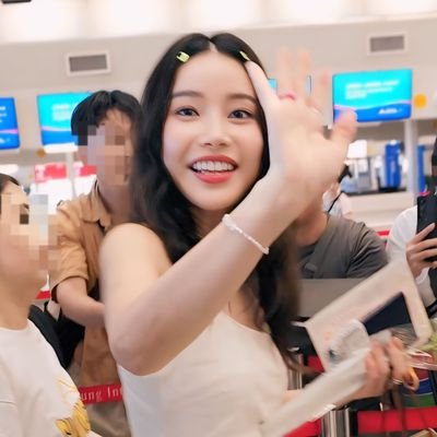 台灣무무&아로
/媽木團飯🐰🐹🐶🦁/日月教徒💙❤️/윤서아🐰尹瑞娥🧸🍬꽃길만 걷자/레드릭🐱Redlic
swf2👉mannequeen👑