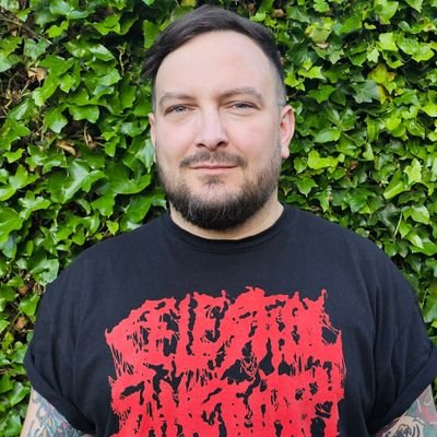 F the guy who runs this place. Go listen to @hiddenmothersuk
