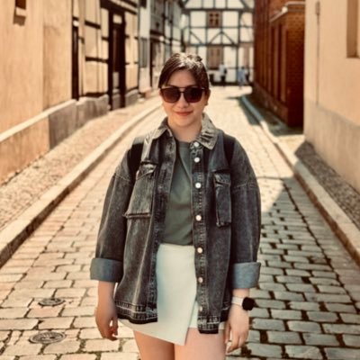 xibonita's profile picture. Sorry, I say things.