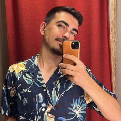 therogluuu's profile picture. Elektrik Elektronik Mühendisi & Siyaset Bilimleri