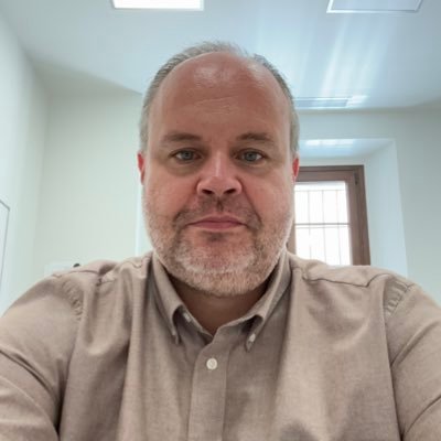 Coordinador académico @enforex Málaga - Profesor de ELE - Formador de profesores - Baloncesto - Semana Santa - IG @gastroasuntos - IG @objetivo_nazareno