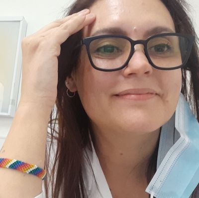 No habrá paz en el mundo mientras no exista justicia social para las y los trabajadores.
Médica . Formada en la universidad pública.