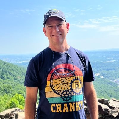 Transportation & urban planning exec in Tampa Bay. @APAFlorida President. Gardener, baseball fan, #LGM #RaysUp #Jaguars UF 🐊 J-school grad, native Tar Heel.