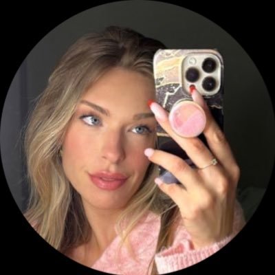 sophielaurenxoo's profile picture. chat with me below 🐹
