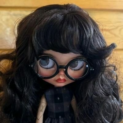 lilaxien's profile picture. i'm not living, i'm just killing time