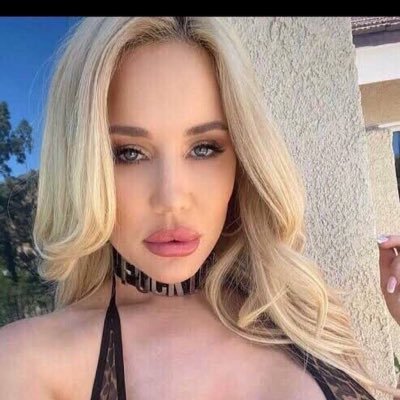 Mary46560627168's profile picture. 