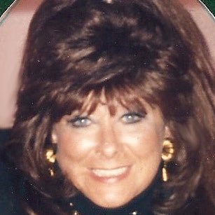LindaPe20418315's profile picture. 
