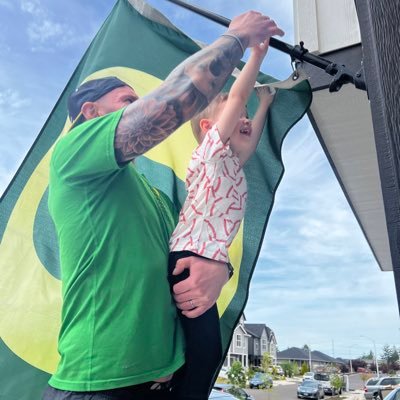 J_Schilly's profile picture. UO Journalism Grad - Spread Love Not Rona