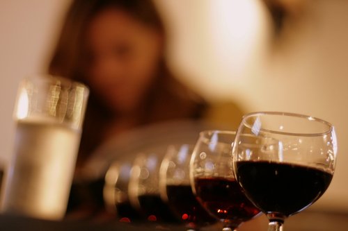 Love travel, (sea)food, wine, fashion, films, and the internet.