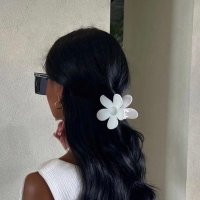 المها (@al_mahabinta) 's Twitter Profile