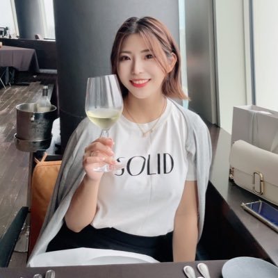 バーレスク大阪 ショーダンサー ▶︎ 大阪エヴェッサ チア ▶︎ ダンススクールで起業しました!人生山あり谷あり。中小企業の社長って大変!!お仕事依頼お待ちしてます☺︎ #QueeNダンススクール という、完全初心者専用のダンススクールを経営してます⭐︎
