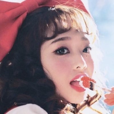 strwberiivenus's profile picture. aa