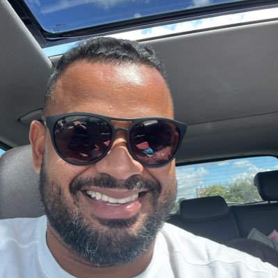Cristão, 100% Brasil - Representante Comercial, Apaixonado torcedor do Tricolor da Boa Terra! Borra Baeeea Minha por......!