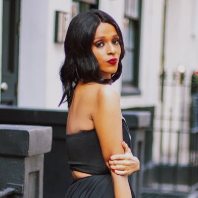 amanicarson's profile picture. Writer from London