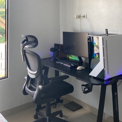 Crypto01929865's profile picture. 