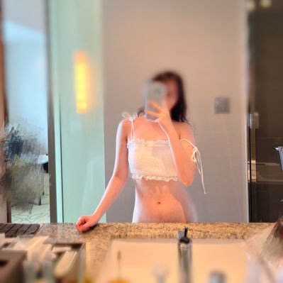 HJ6888000's profile picture. 新北情侶｜J.176/63/28y H.158/46/28y｜戀愛感｜清新局｜羽球 唱歌 出遊｜ 歡迎邀約｜女方經營｜男NTR｜單男私訊請附照及自介（小頭不用）｜禁煙、檳榔、音樂課｜鹽以律己，甜以待人💜