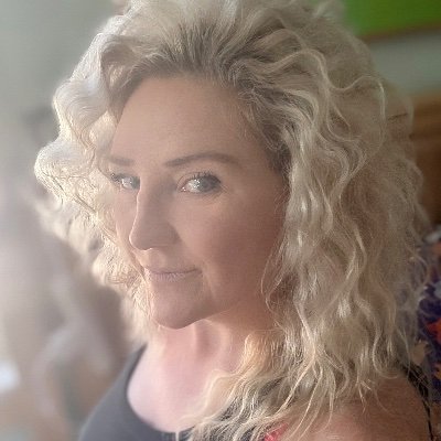 Alison_Dawn7's profile picture. Creative Creature. Master Stylist, Colorist and Hair Extensionist.