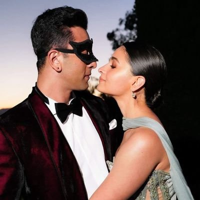 spoo19962's profile picture. 35/37 Educated Ethical  Generous couple from Lahore seeking a friend couples to partying!!! Bulls &
Bulbuls can join💃
Drinks and smoke on top of party🎉 
✌️